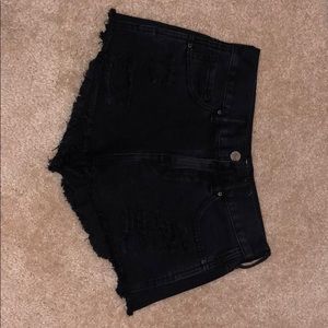 High-rise Black bullhead jean shorts